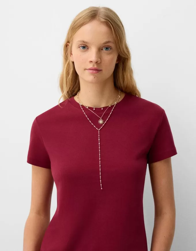 Förpackning med 3 hängande halsband Förpackning med 3 hängande halsband