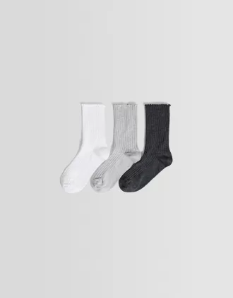 Förpackning med 3 par strumpor Förpackning med 3 par strumpor