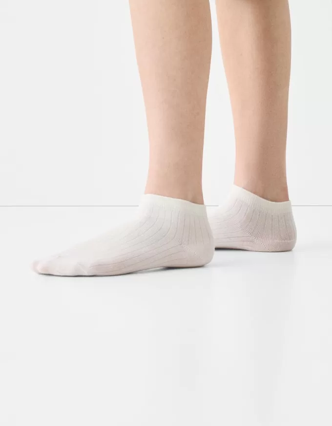 Förpackning med 4 par strumpor Förpackning med 4 par strumpor