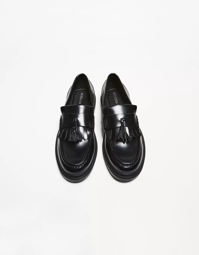 Fransade loafers med tofsar Fransade loafers med tofsar