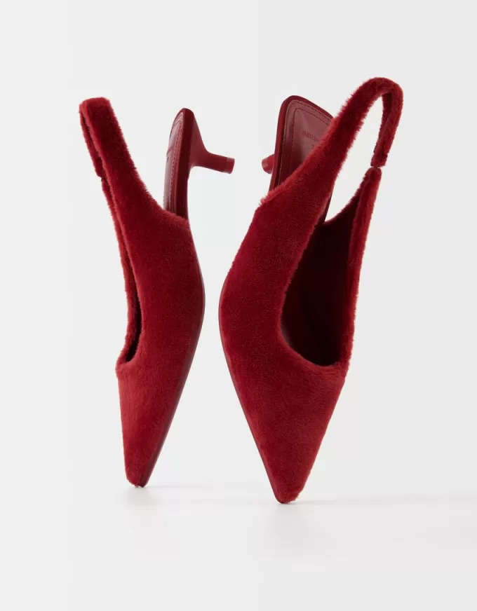 Fuskpäls-klack-klackskor med slingback Fuskpäls-klack-klackskor med slingback