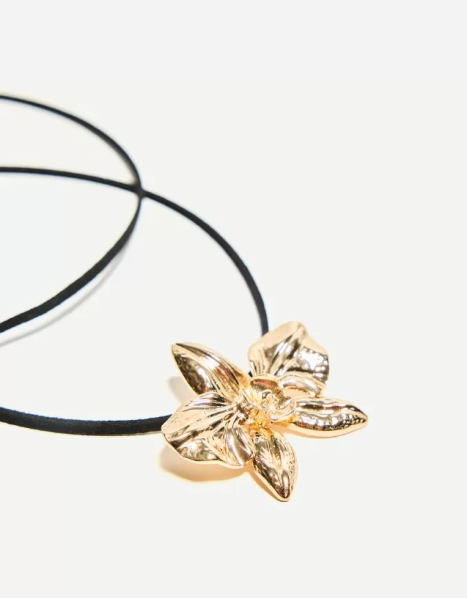 Halsband med blomsterhänge Halsband med blomsterhänge