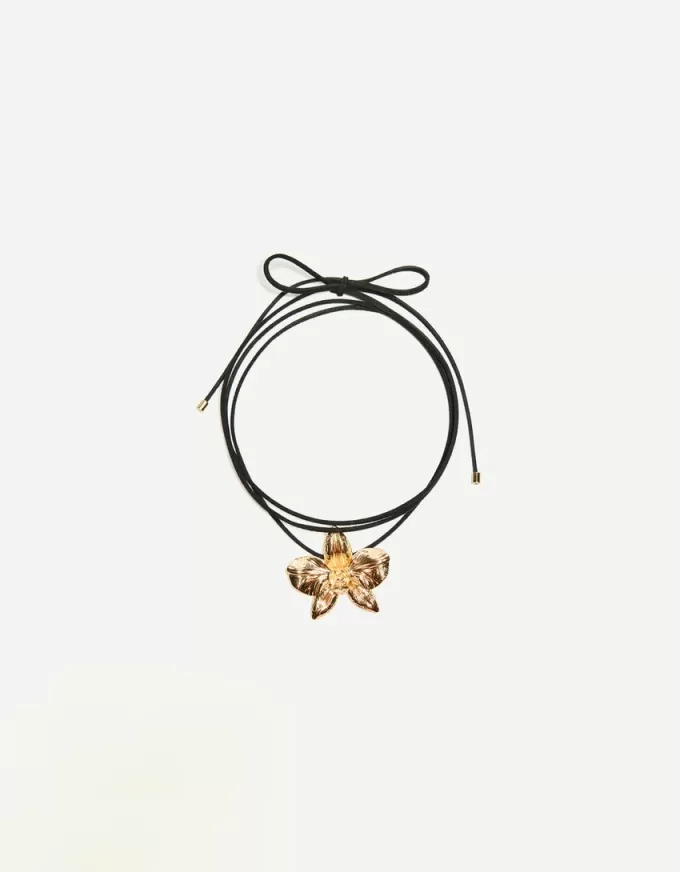 Halsband med blomsterhänge Halsband med blomsterhänge