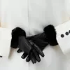 Handskar i konstläder Handskar i konstläder