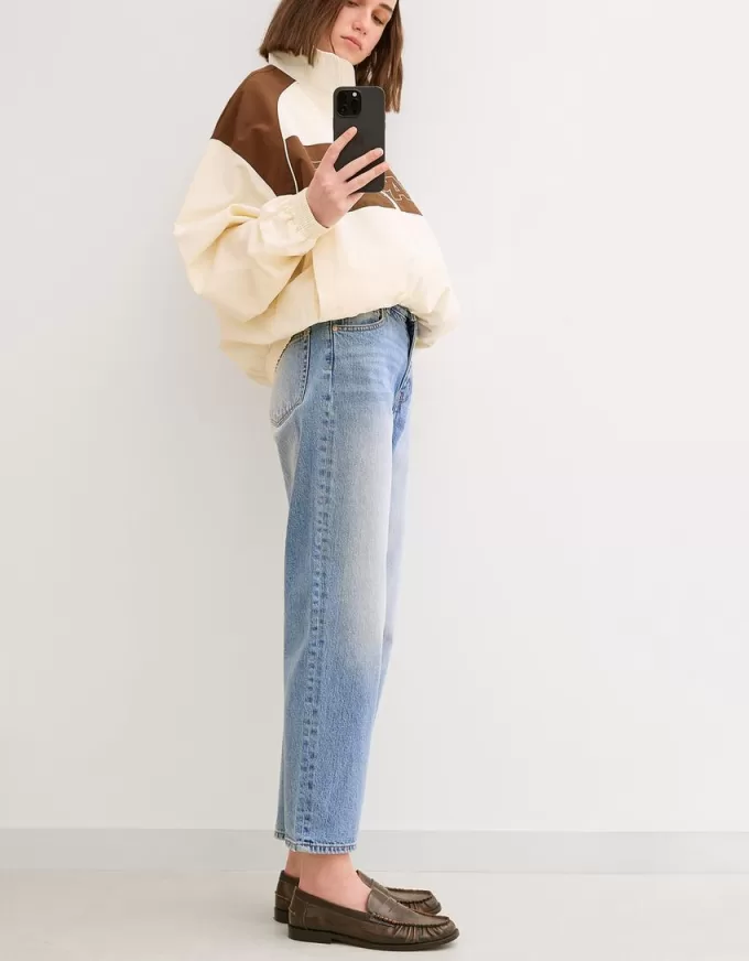 Höga mom-jeans med avslappnad passform Höga mom-jeans med avslappnad passform