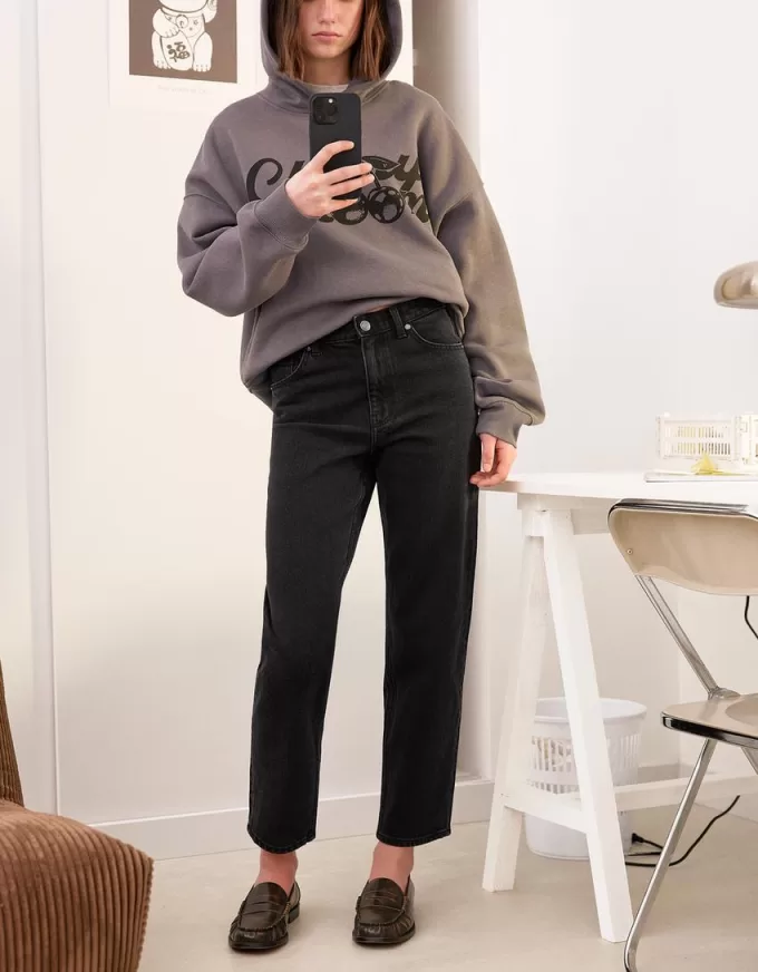 Höga mom-jeans med avslappnad passform Höga mom-jeans med avslappnad passform