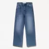 Höga mom-jeans med avslappnad passform