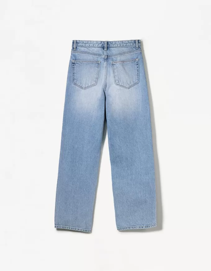 Höga mom-jeans med avslappnad passform Höga mom-jeans med avslappnad passform