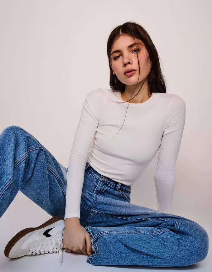 Höga mom-jeans med avslappnad passform Höga mom-jeans med avslappnad passform