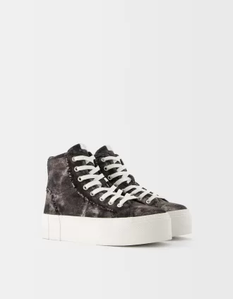 Höga sneakers i jeans