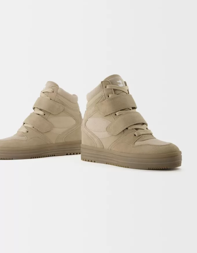 Höga sneakers med inre kil