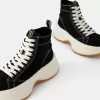 Höga sneakers med tjock sula Höga sneakers med tjock sula
