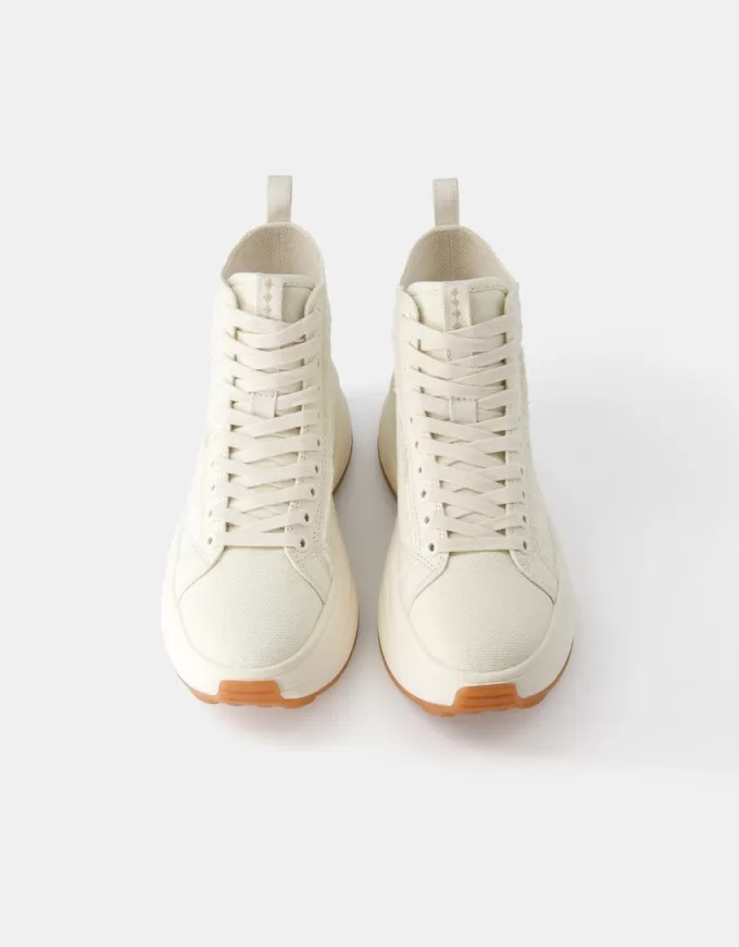 Höga sneakers med tjock sula Höga sneakers med tjock sula