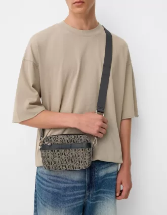 Jacquard crossbody vaska 1 330x423 - Jacquard crossbody-v&auml;ska