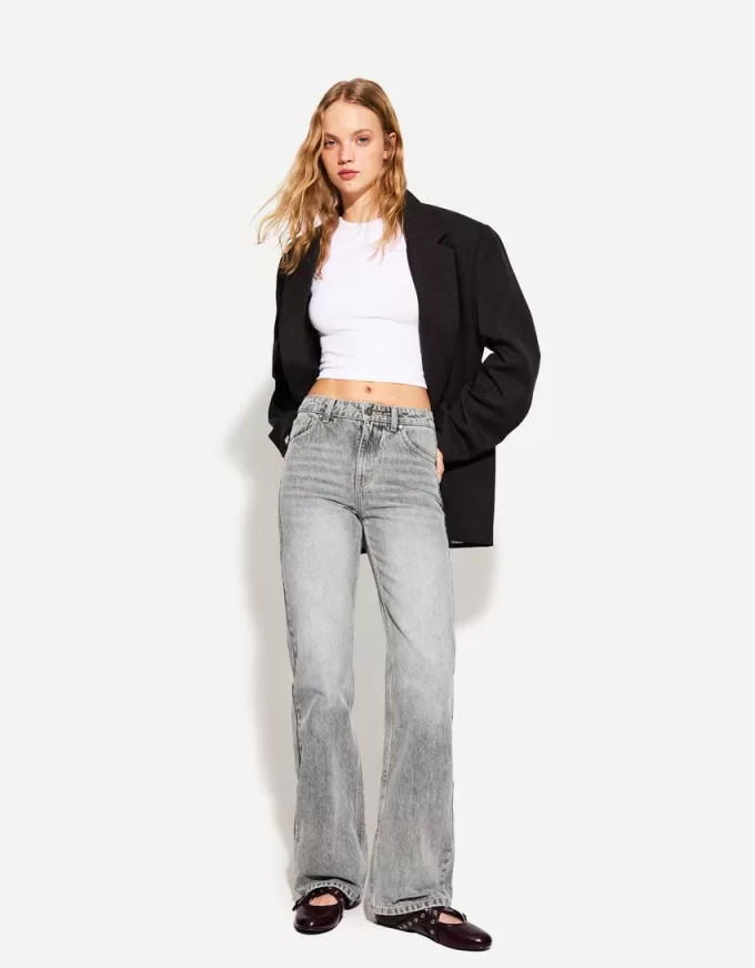 Jeans med rak passform vid ben Jeans med rak passform vid ben