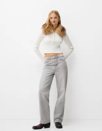 Jeans med rak passform vid ben
