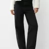 Jeans med rak passform vid ben Jeans med rak passform vid ben