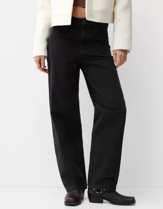 Jeans med rak passform vid ben