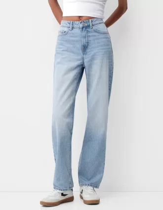 Jeans med rak passform vid ben