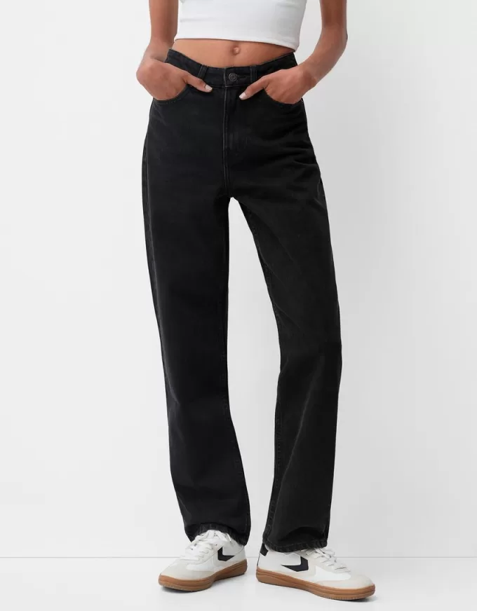 Jeans med rak passform vid ben Jeans med rak passform vid ben