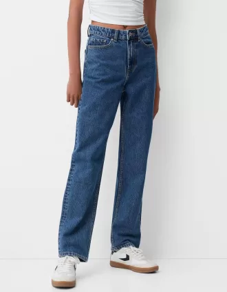 Jeans med rak passform vid ben