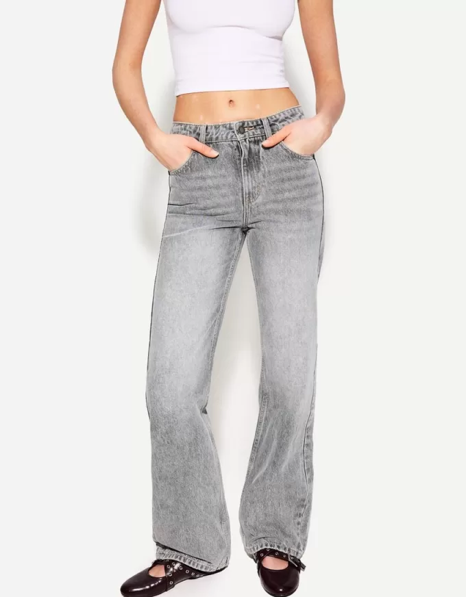 Jeans med rak passform vid ben Jeans med rak passform vid ben