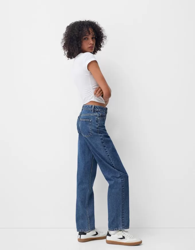 Jeans med rak passform vid ben Jeans med rak passform vid ben
