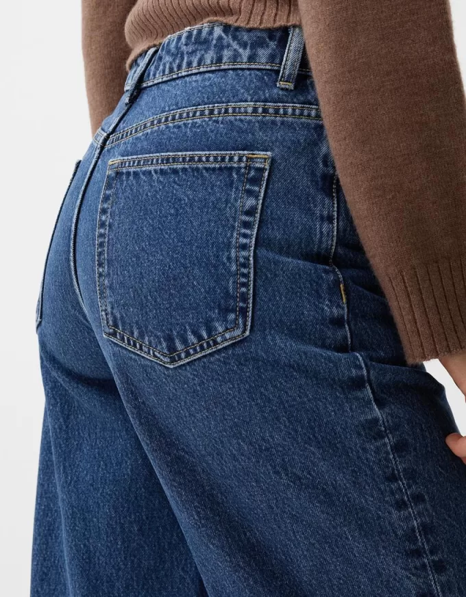 Jeans med rak passform vid ben Jeans med rak passform vid ben