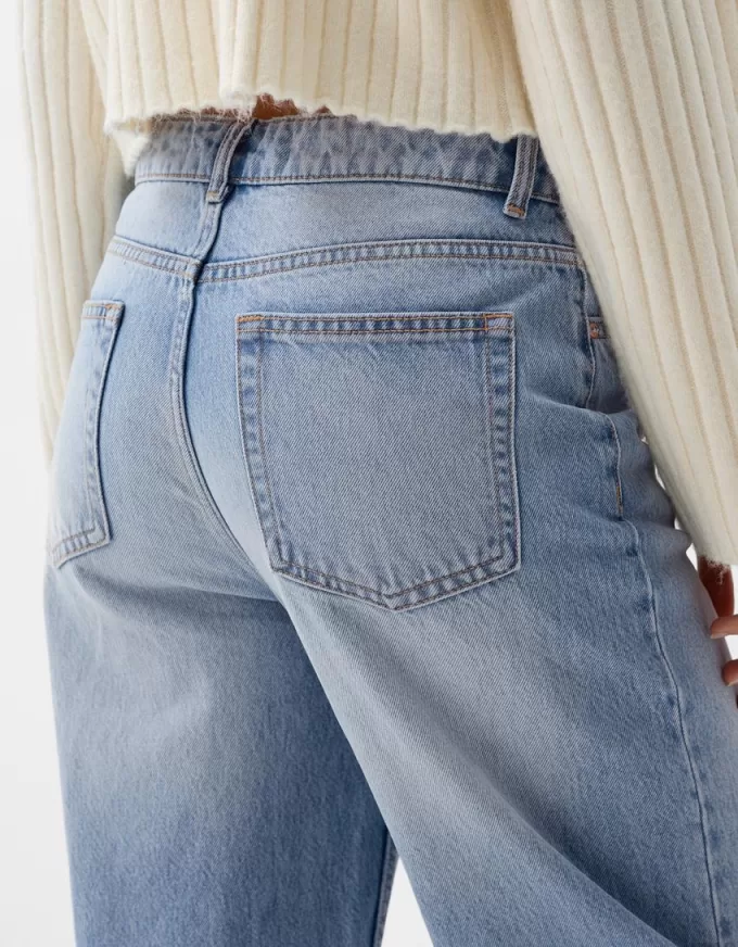 Jeans med rak passform vid ben Jeans med rak passform vid ben