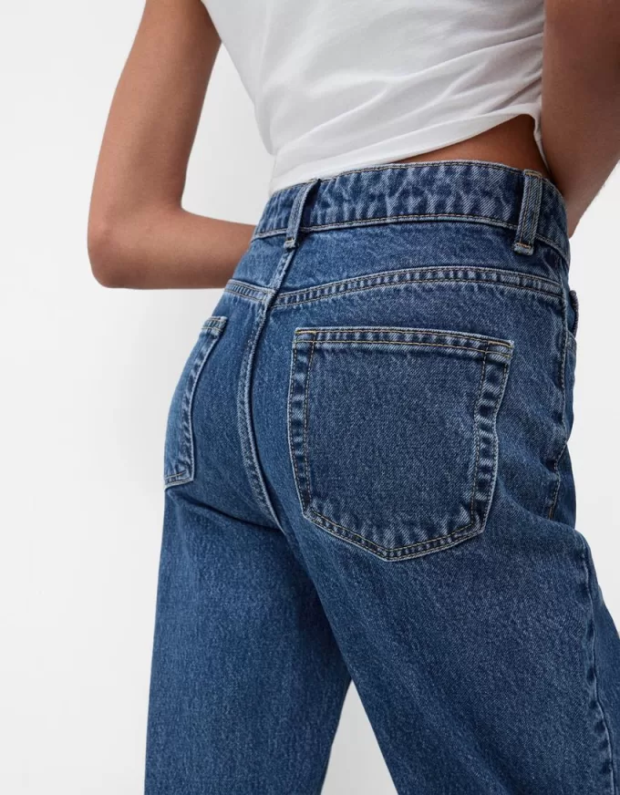 Jeans med rak passform vid ben Jeans med rak passform vid ben