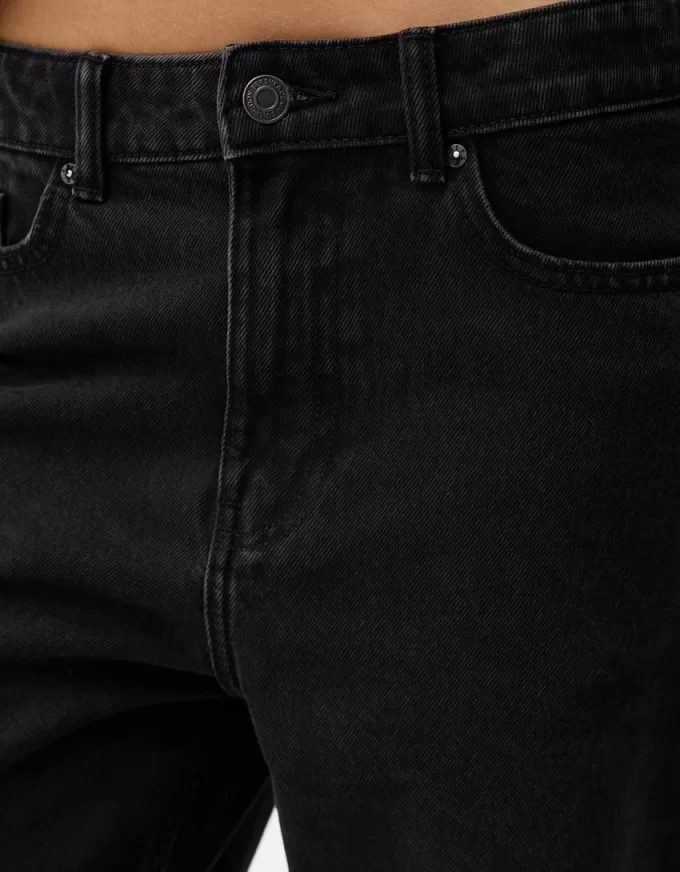 Jeans med rak passform vid ben Jeans med rak passform vid ben