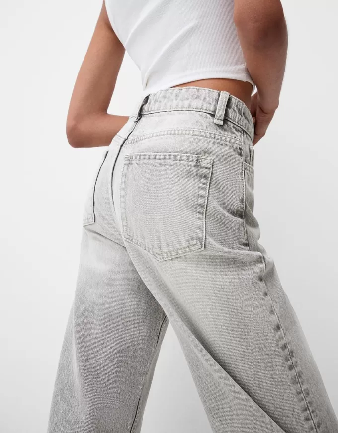 Jeans med rak passform vid ben Jeans med rak passform vid ben