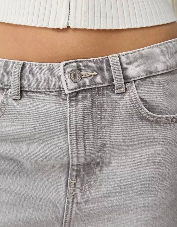 Jeans med rak passform vid ben Jeans med rak passform vid ben