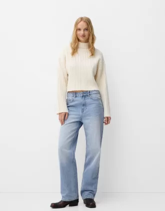 Jeans med rak passform vid ben