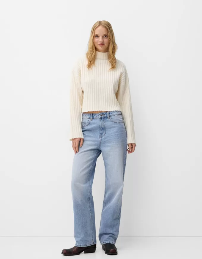 Jeans med rak passform vid ben Jeans med rak passform vid ben