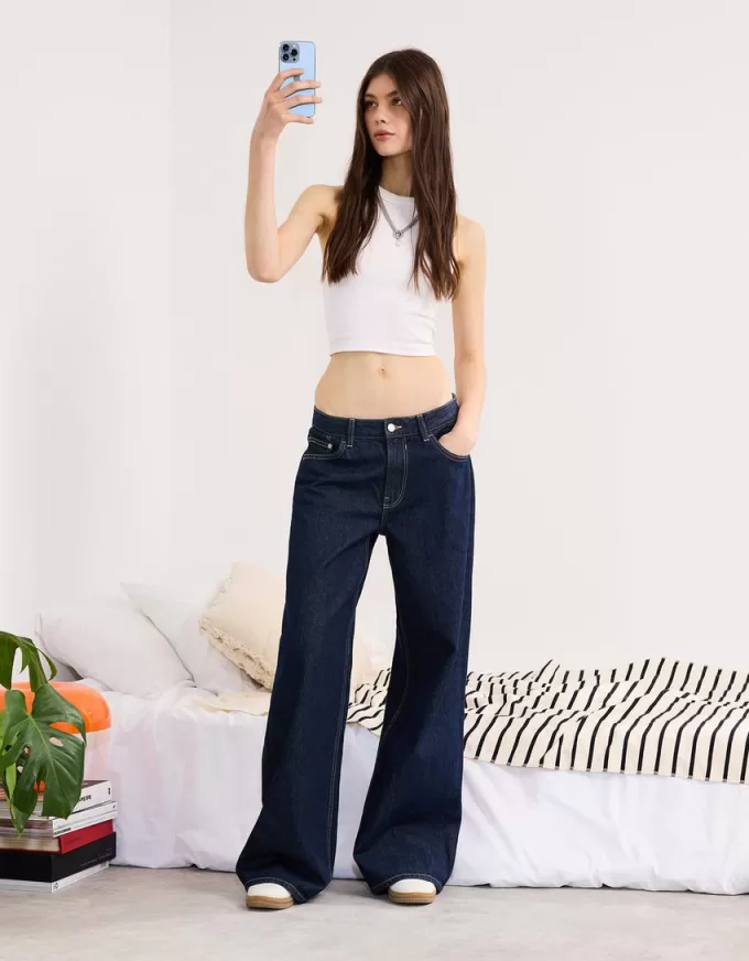 Jeans med vida ben
