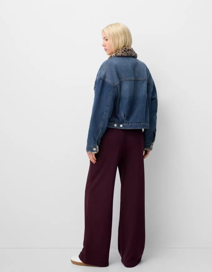 Jeansjacka med djurtryck i fuskpälskrage Jeansjacka med djurtryck i fuskpälskrage