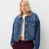 Jeansjacka med djurtryck i fuskpälskrage Jeansjacka med djurtryck i fuskpälskrage