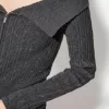 Kabelstickad Bardot cardigan med dragkedja Kabelstickad Bardot cardigan med dragkedja