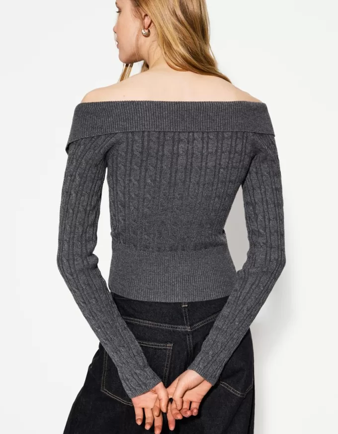 Kabelstickad Bardot cardigan med dragkedja Kabelstickad Bardot cardigan med dragkedja