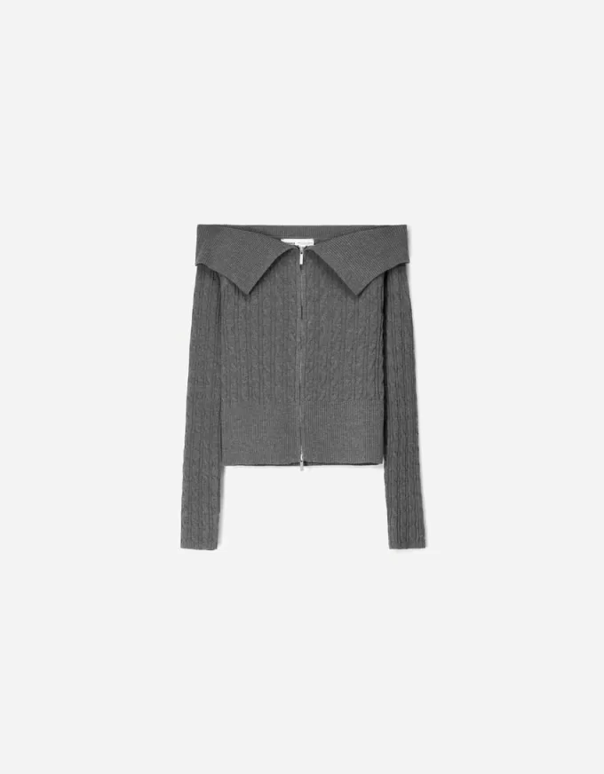 Kabelstickad Bardot cardigan med dragkedja Kabelstickad Bardot cardigan med dragkedja