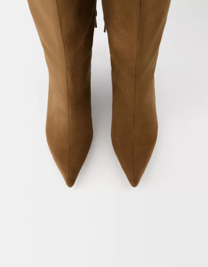 Kitten klack boots Kitten klack boots