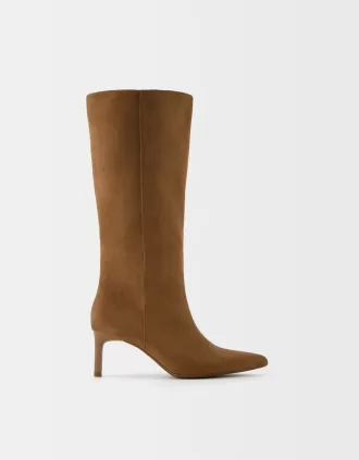 Kitten klack boots