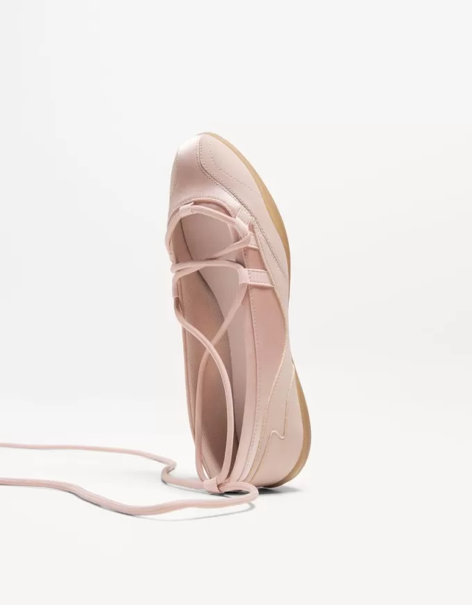 Knytna sportiga ballerinor Knytna sportiga ballerinor