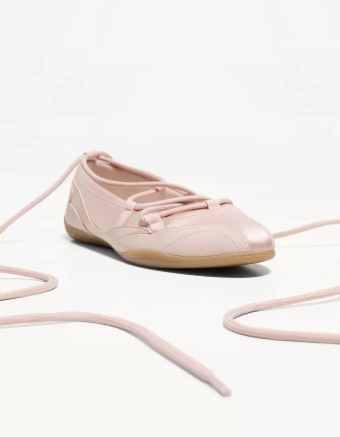 Knytna sportiga ballerinor Knytna sportiga ballerinor