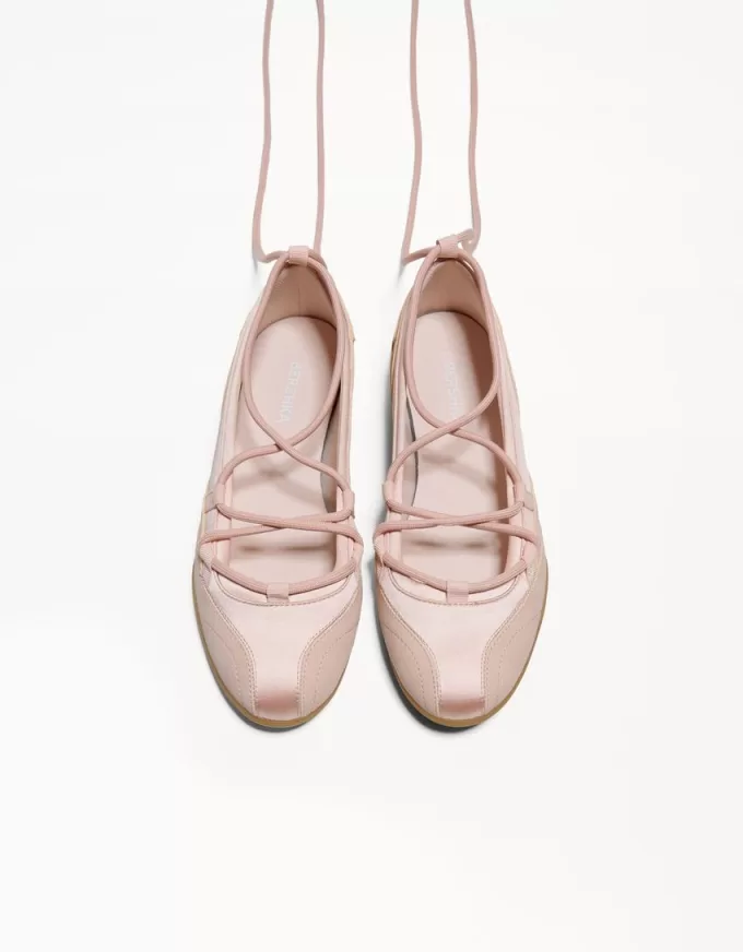 Knytna sportiga ballerinor Knytna sportiga ballerinor