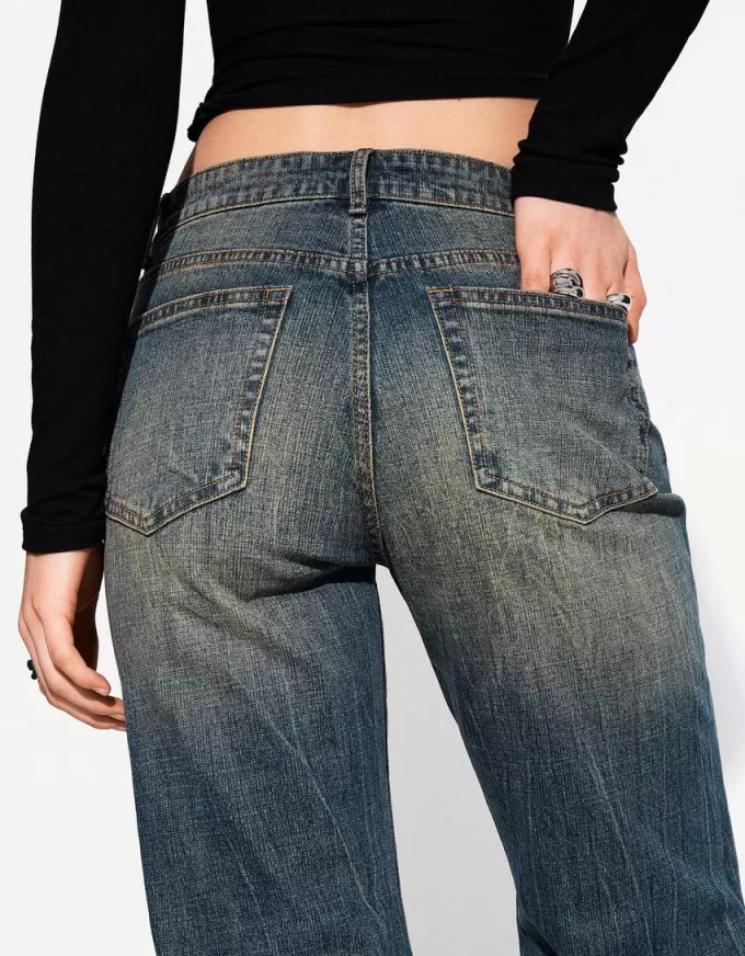 Komforta utsvängda jeans Komforta utsvängda jeans
