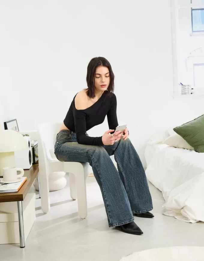 Komforta utsvängda jeans Komforta utsvängda jeans