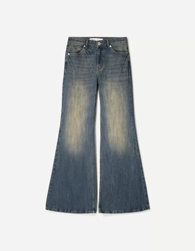 Komforta utsvängda jeans Komforta utsvängda jeans