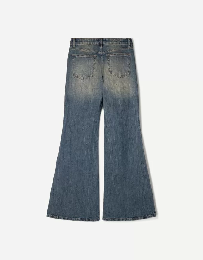 Komforta utsvängda jeans Komforta utsvängda jeans